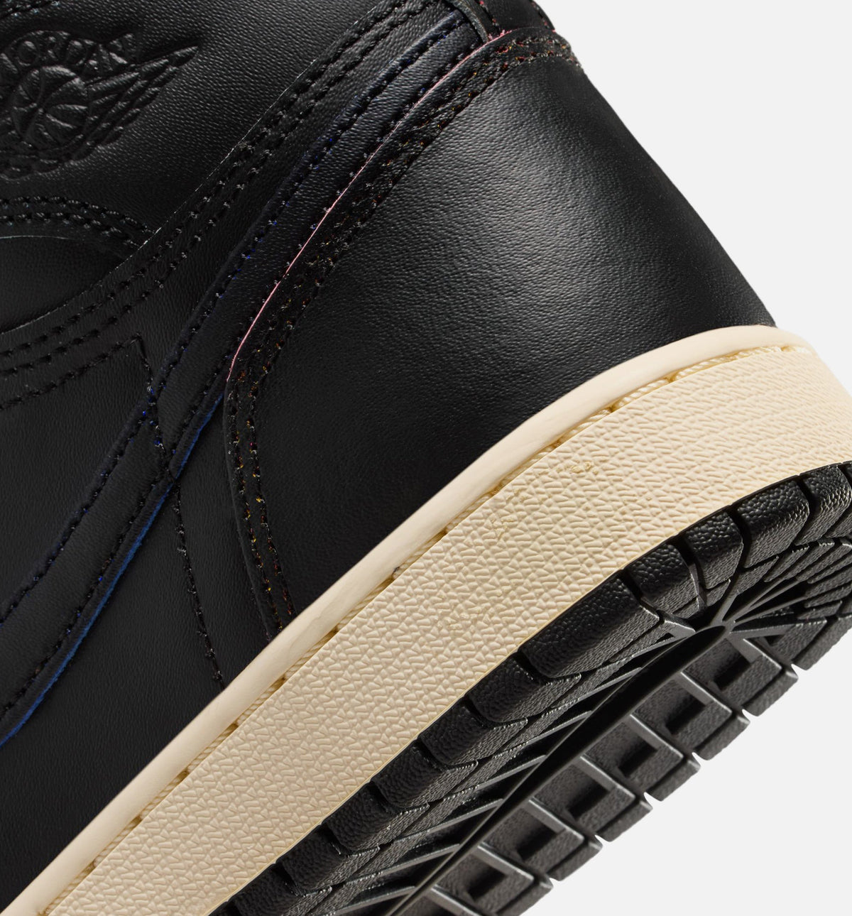 Air Jordan 1 Retro High OG Grade School Lifestyle Shoe – Black/Muslin