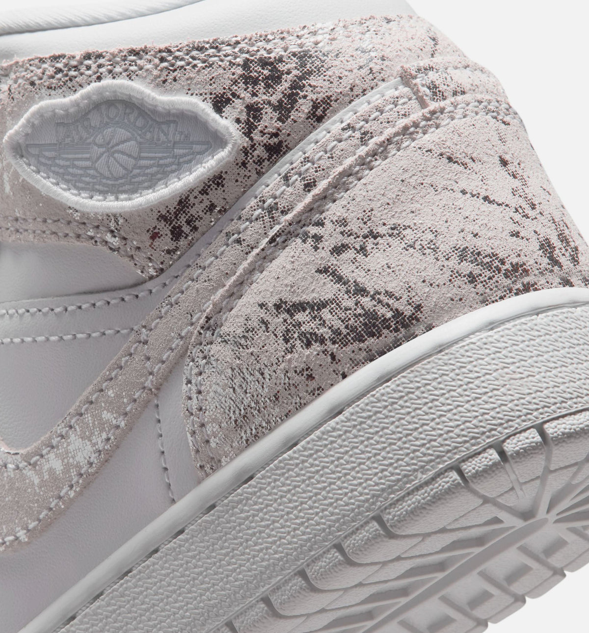 Air Jordan 1 Mid SE Grade School Lifestyle Shoe – White/Field Silver